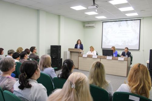 Чаллы  госпиталендә махсус хәрби операциядә яраланган хәрбиләрне дәвалыйлар