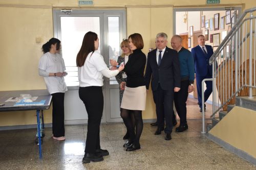 РФ Дәүләт Думасы депутаты Әлфия Когогина сайлау участокларын тикшерде
