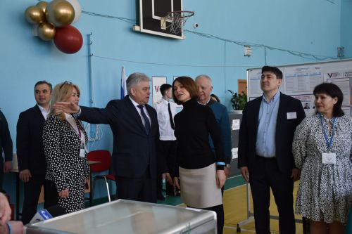 РФ Дәүләт Думасы депутаты Әлфия Когогина сайлау участокларын тикшерде