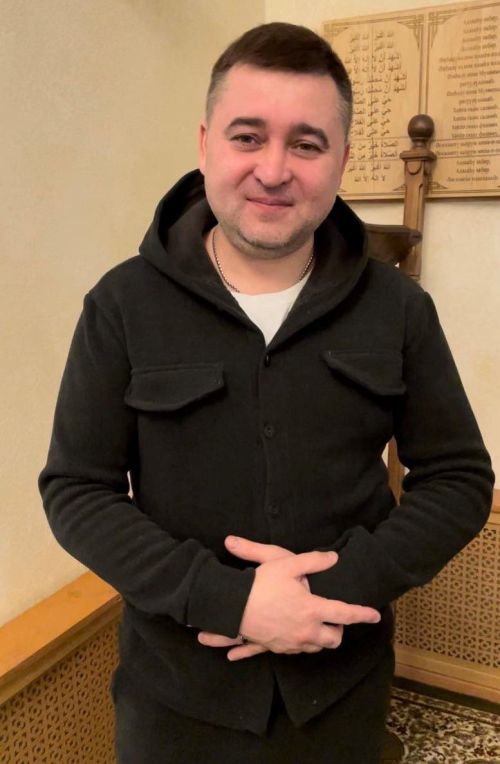 Риназ Әхмәтов: «Мин кызыма татарча эндәшәм - ул русча җавап бирә»