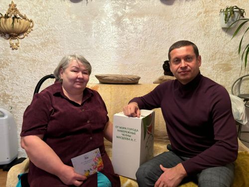Район башлыклары тагын бүләк тарата