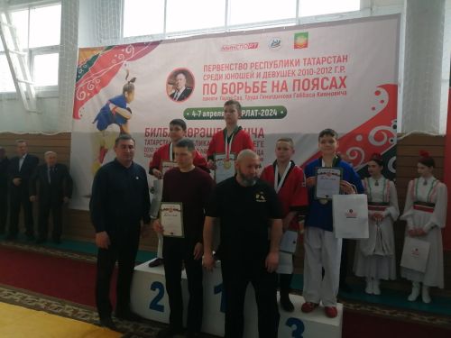 Нурлатта яшь көрәшчеләр очрашты - ФОТОЛАР