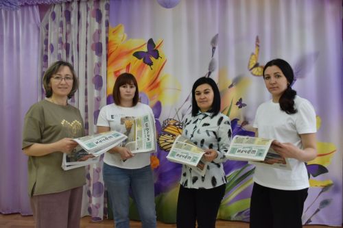 Бакча хезмәткәрләре: «Ата-аналар балаларын газетада күреп сөенә»