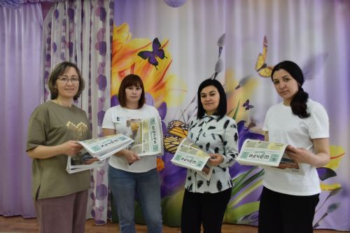 Бакча хезмәткәрләре: «Ата-аналар балаларын газетада күреп сөенә»