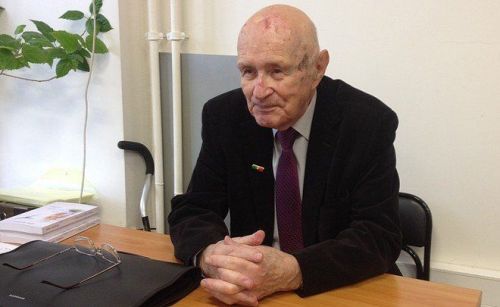 Республикабыз Конституциясен төзүче вафат