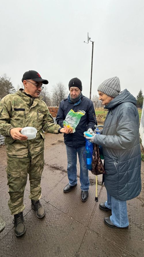 Бер кашык кайнар ашка мохтаҗлар да бар бит...