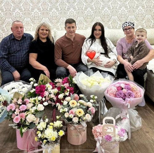Блогер Марсилә бер айдан соң  уллары белән очрашты