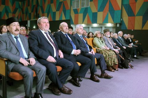 Чаллыда Илдар Юзеев исемендәге премия лауреатларын бүләкләделәр
