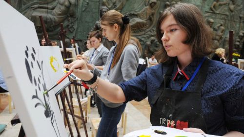 Чаллыга  күренекле  музыкант килә