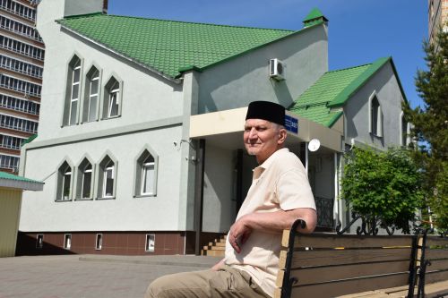 Көтүче малае профессор булды