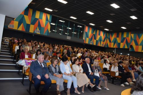 “Буллинг” түгел, “көч куллану”, “толерантлык түгел”, «хөрмәт итү»