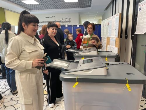 Алинә һәм Динә Гарифуллиналар: «Тормышта да, сәхнәдә дә, сайлауларда да бергә»