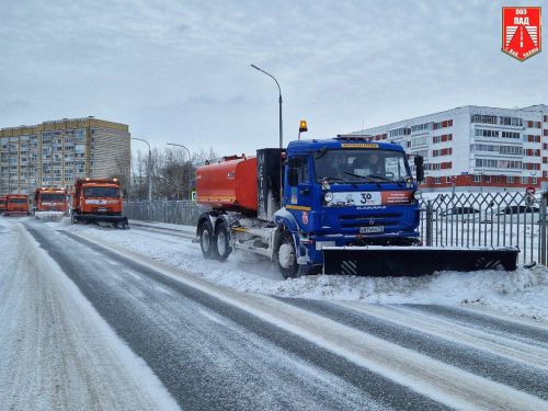 Чаллы урамнарын 179 махсус техника кардан чистарта