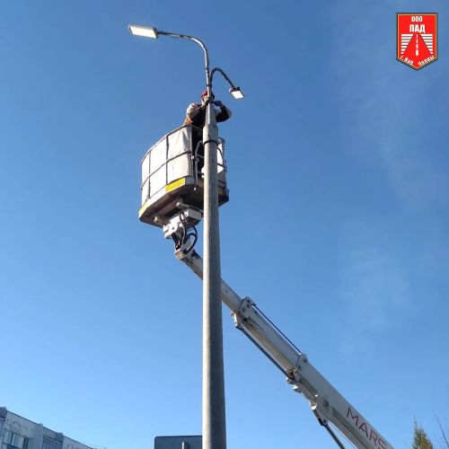 Чулман проспектында җимерелгән яктырткыч баганасын алыштырдылар