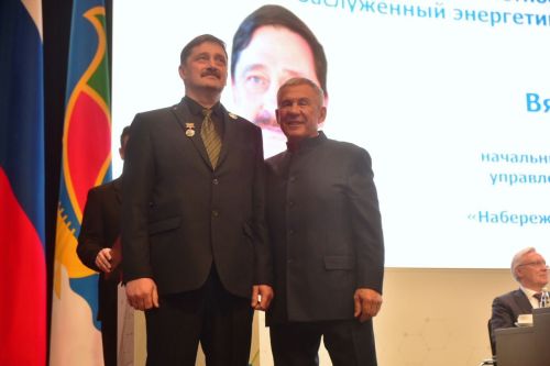 Татарстан Рәисе Чаллылыларга дәүләт бүләкләре тапшырды