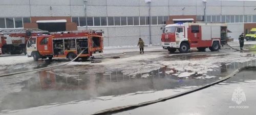 Чаллыда склад бинасында янгын чыкты