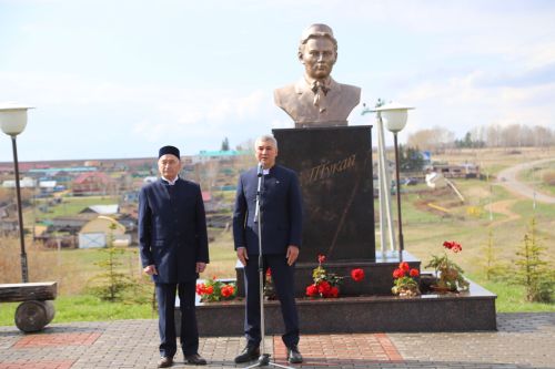 Авылда да Тукай кирәк