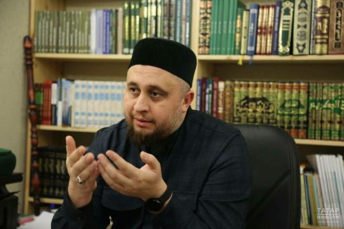 Рөстәм хәзрәт Хәйруллин: «Депрессиядәге мөселманнарга Коръән укырга кирәк»