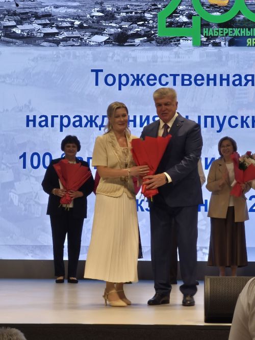 БДИдан 100 балл җыючыларны шәһәр мэры Наил Мәһдиев котлады (ФОТОРЕПОРТАЖ)