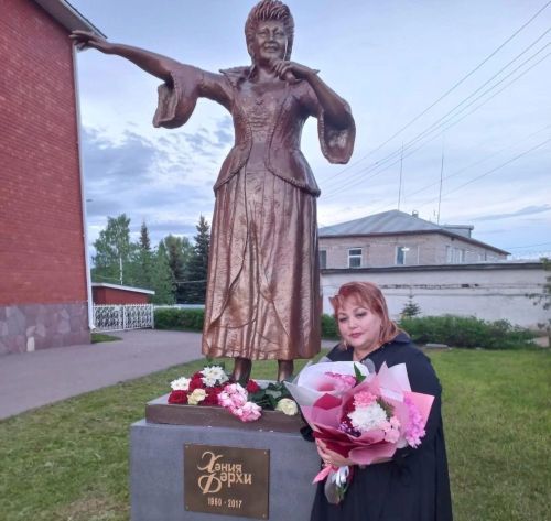Хәния Фәрхинең сеңелесе: «9 ел үтте... Ә күз яшьләре һаман да кипми»