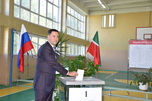 Чаллы Башкарма комитеты җитәкчесе Фәрит Сәлахов тавыш бирде