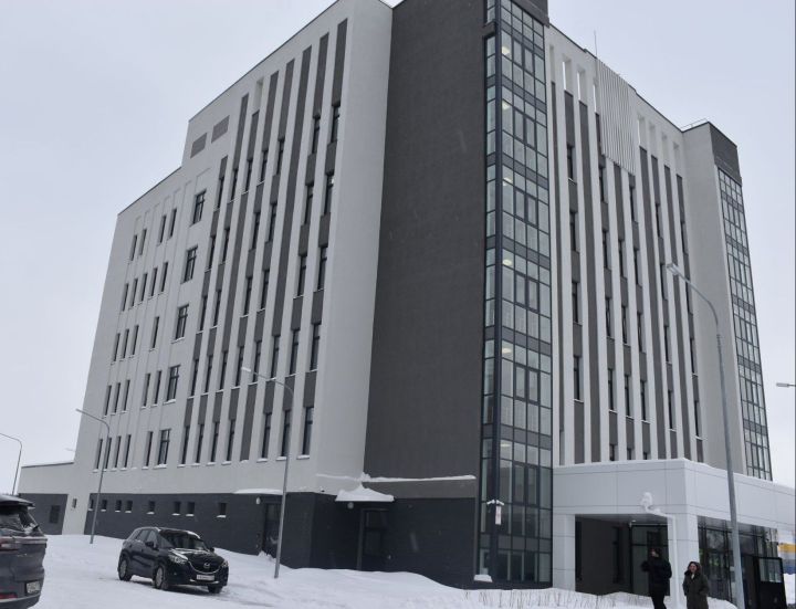 Чаллы судының яңа бинасында беренче утырыш узды