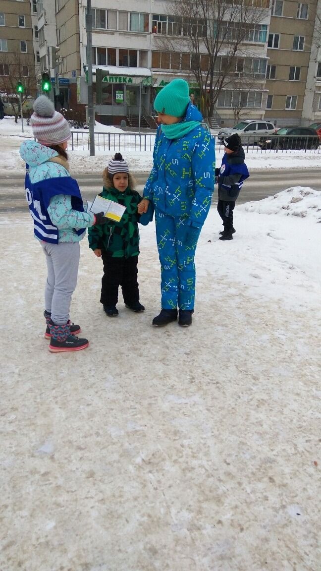 В Татарстане представители "пресс-центра ЮИД" провели ликбез для пешеходов