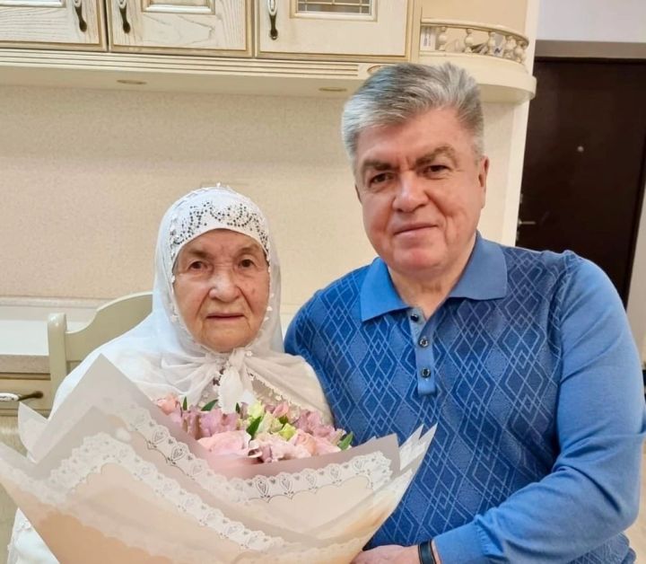 Наил Мәһдиев: «Рәхмәт, әнкәй, тормыш биргән өчен!»