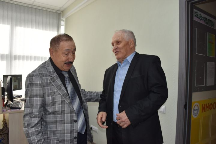 Факил Сафин чүплектән гармун тапкан
