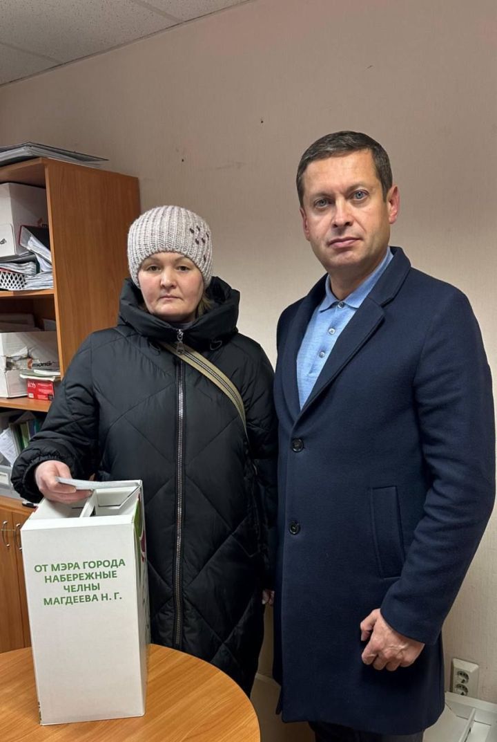 Чаллыда махсус хәрби операциядәге ир-егетләрнең гаиләләренә бүләкләр тапшыралар