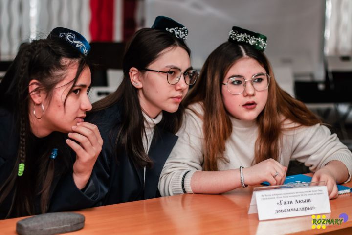 Гали Акыш лицее укучылары җиңде