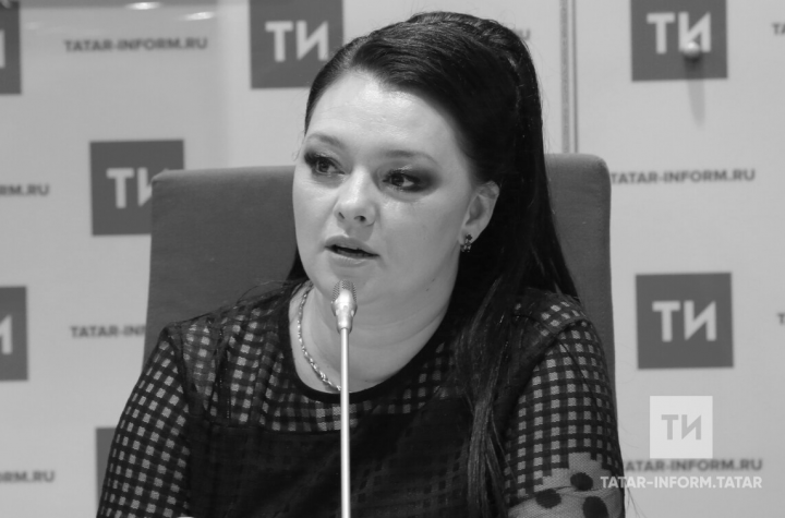 Эльмира Сөләйманованың сәхнә киемнәре Аксубай районына кайтарылды