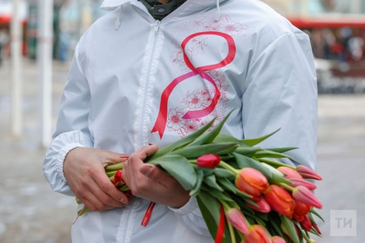 Хөрмәтле хатын-кызларыбыз: әбиләр, әниләр, апалар һәм сеңелләр!