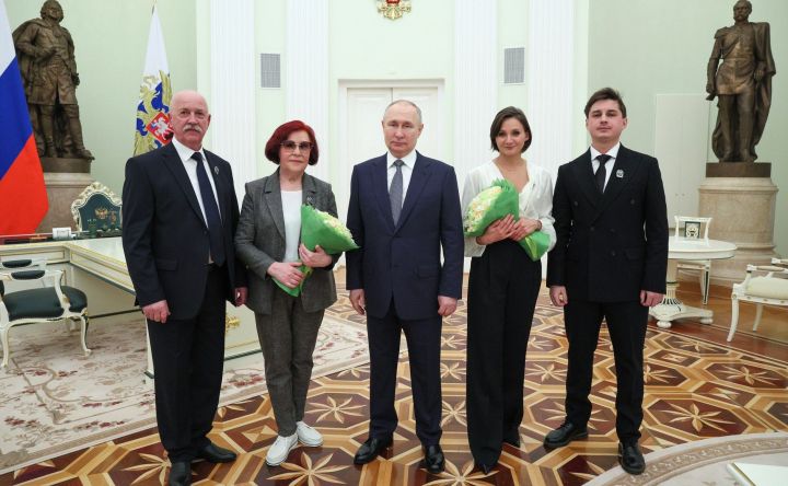 Россия Президенты кулыннан бүләк алган Чаллы егете