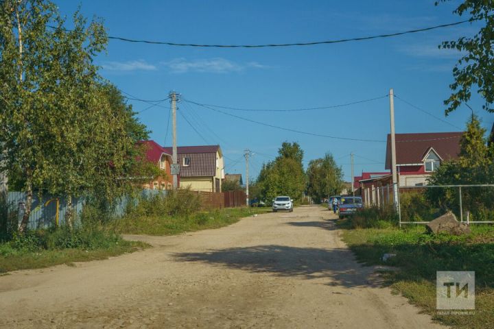Коллар сатып алган һәм изоляторга эләккән