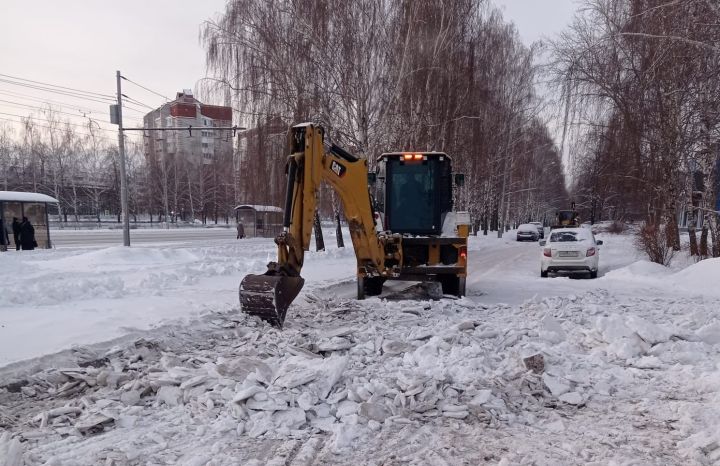 Зарлана торгач, ишеттеләр: юллардагы колеяларны кыралар