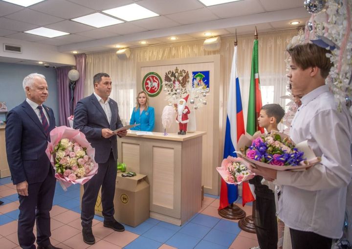 Чаллыда махсус хәрби операциядә катнашучы ирнең хатынын бала тудыру йортыннан каршы алдылар