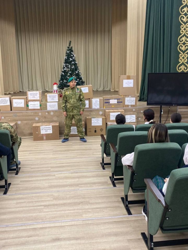 Чаллы укучылары чик сагы ветераннары белән очрашты