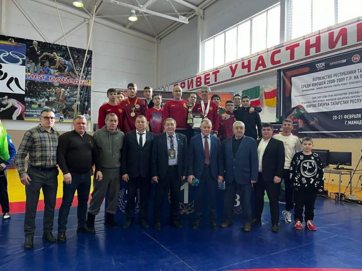 Чаллының яшь көрәшчеләре Татарстан чемпионатында уңышлы чыгыш ясады - ФОТОЛАР
