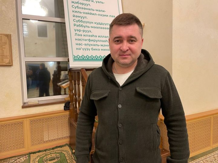 Ринас Әхмәтов: “Уразага да кердем, намазга да бастым”