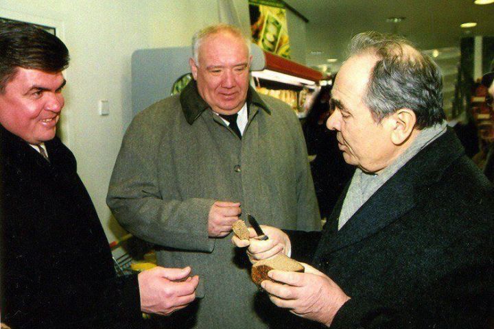 Чаллының элеккеге мэры Рәшит Хәмәдиевкә 77 яшь тулган булыр иде...