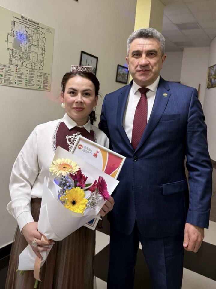 Укучы – лауреат, укытучы – дипломат
