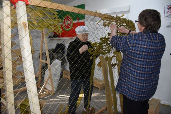 «Маскировка челтәрләрен үрергә 94 яшьлекләр дә килә»