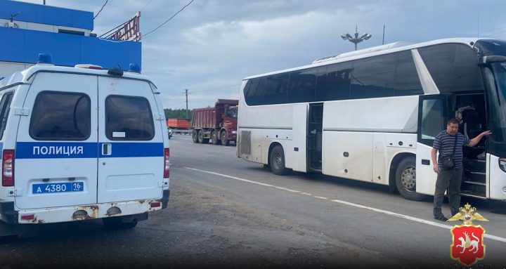 Пассажир автобусында наркокурьерны тоттылар
