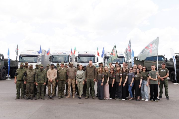 Әлфия Когогина тагын хәрбиләр янында булды