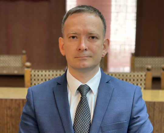 Рөстәм Ногманов: «Кирәк икән, табиблар прививканы оешмаларга барып ясый»