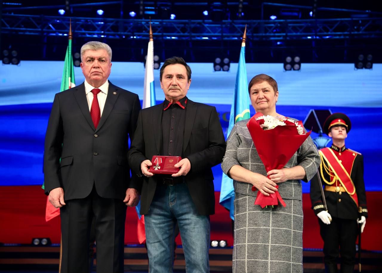 Һәлак булганнарның туганнарына Орден тапшырылды -фотолар