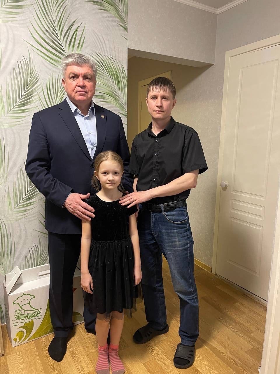 Чаллы мэры бала тапканда гомере өзелгән укытучы гаиләсе янына барды