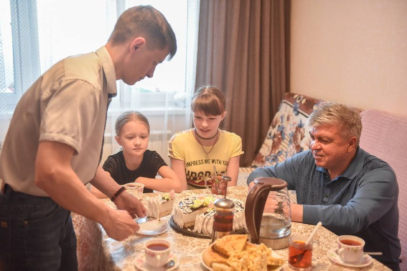 Чаллы мэры бала тапканда үлгән Алена Мөхәммәтова  гаиләсендә булды