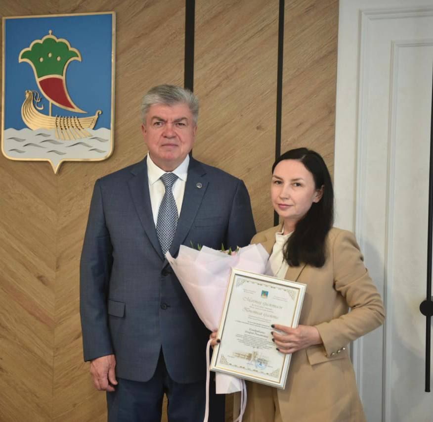 Әлфия Кондрабаева үз теләге белән эштән китте